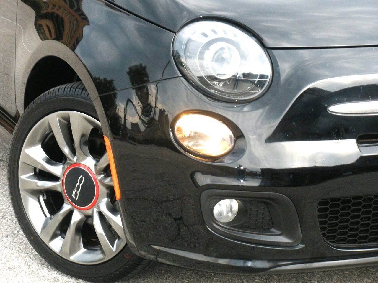 Used 2017 FIAT 500 Pop w/ Sport Appearance Package FWD image 4