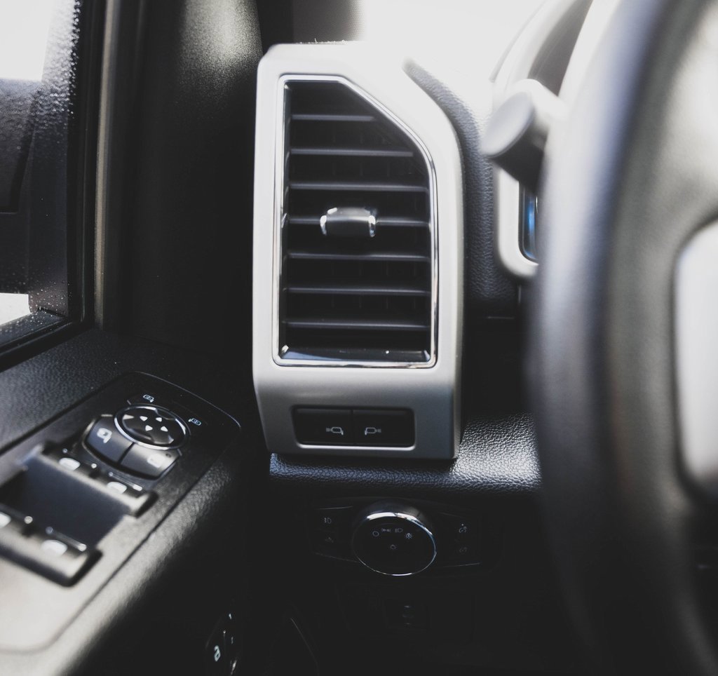 Used 2017 Ford F150 Lariat image 14