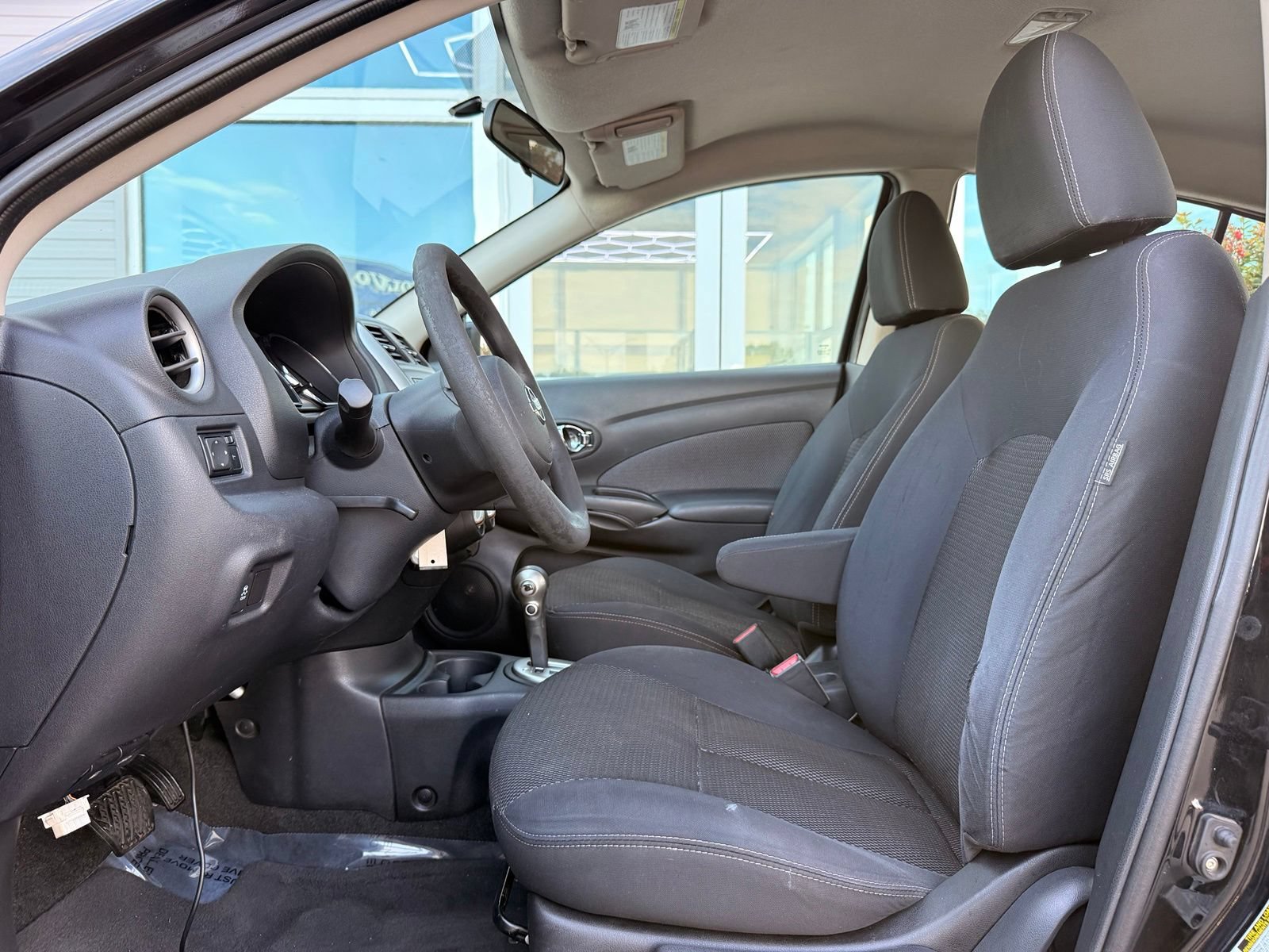 Used 2014 Nissan Versa SV FWD image 13