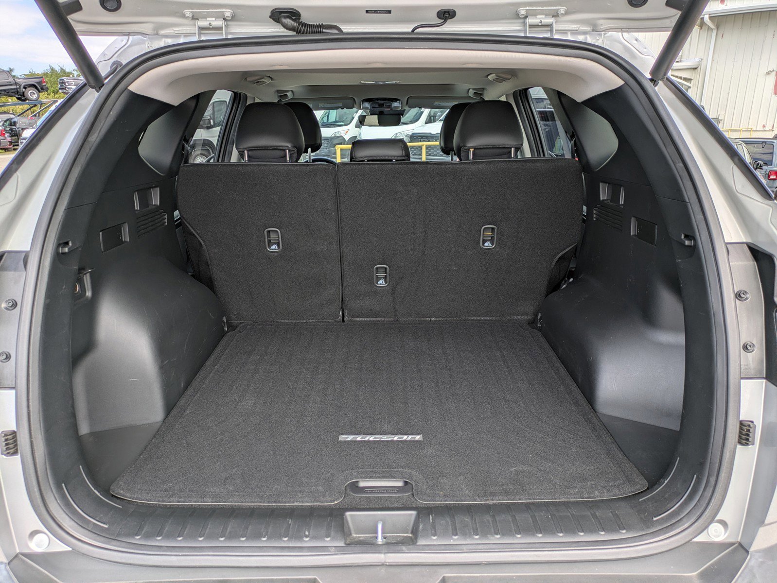 Used 2023 Hyundai Tucson SEL w/ Convenience Package image 9