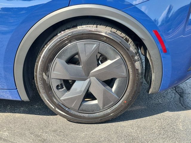 Certified 2025 Toyota Prius LE FWD image 8