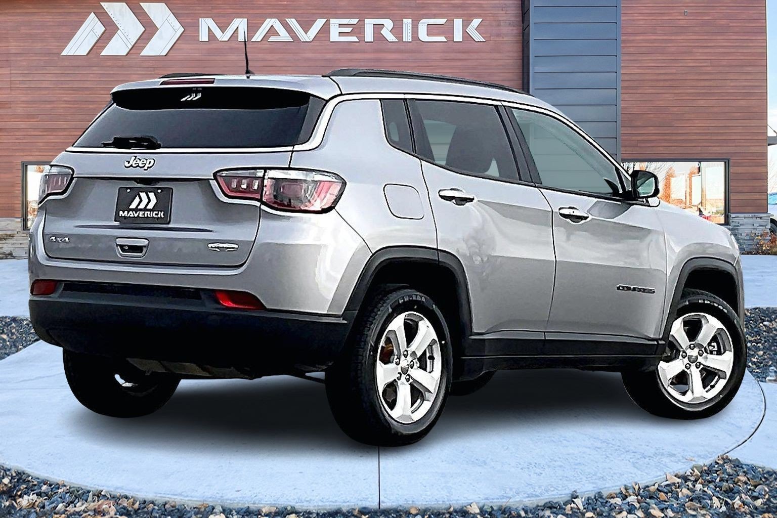 Used 2018 Jeep Compass Latitude image 5