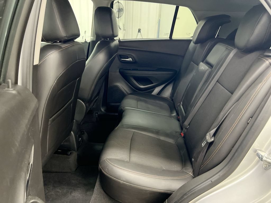 Used 2018 Chevrolet Trax LT w/ LT Convenience Package FWD image 22