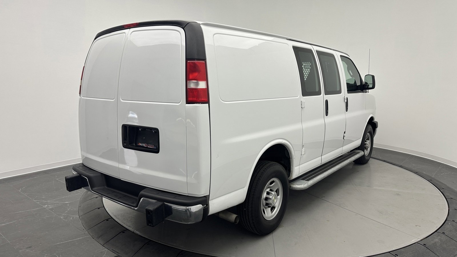 Used 2023 Chevrolet Express 2500 w/ Driver Convenience Package RWD image 7