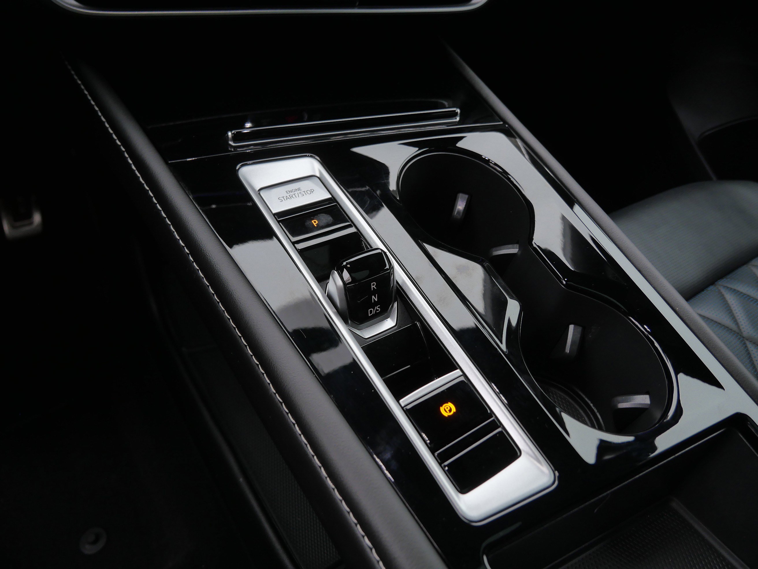 Used 2024 Volkswagen Atlas Cross Sport SEL Premium R-Line image 45