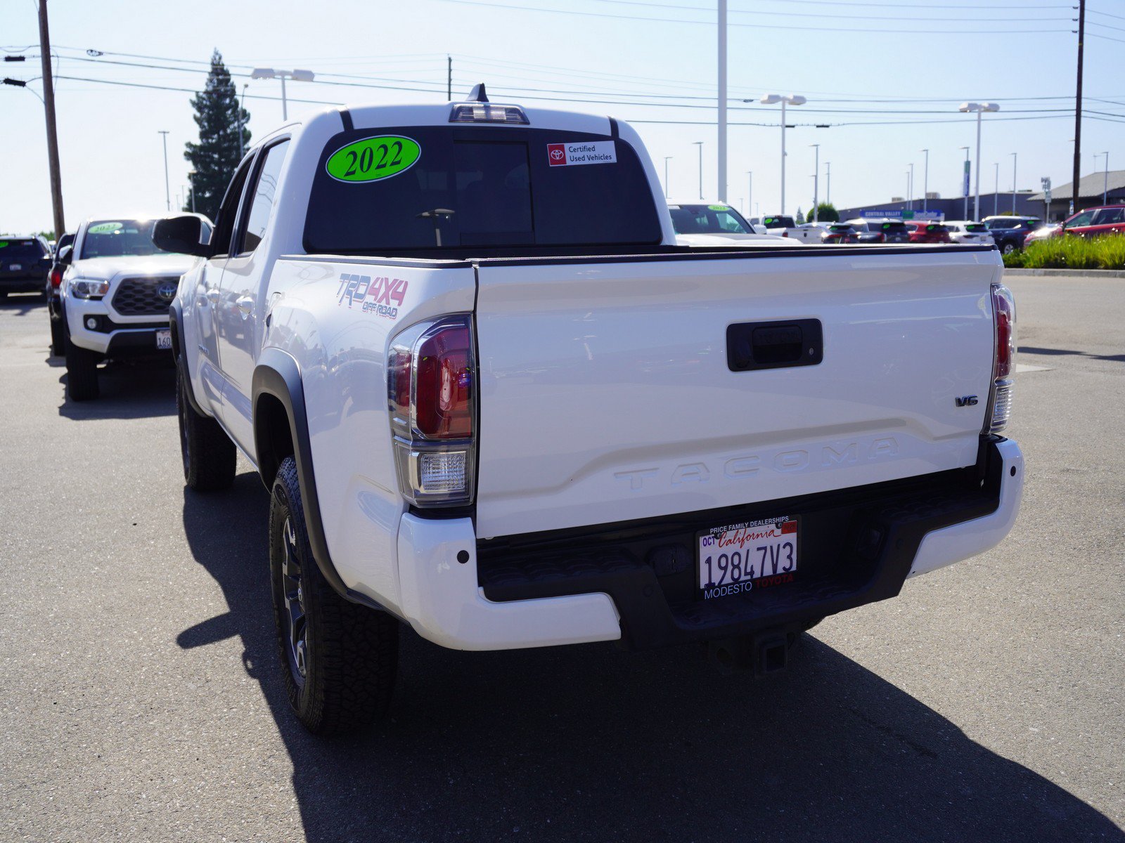 Used 2022 Toyota Tacoma TRD Off-Road w/ Technology Package AWD/4WD image 9