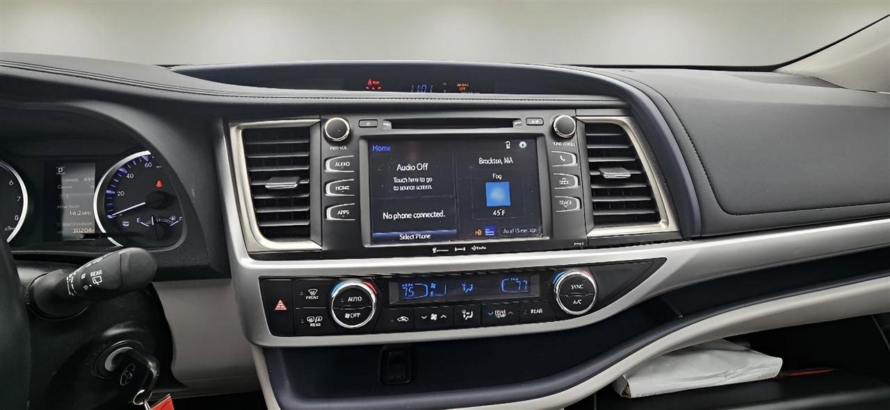 Used 2018 Toyota Highlander Plus image 11