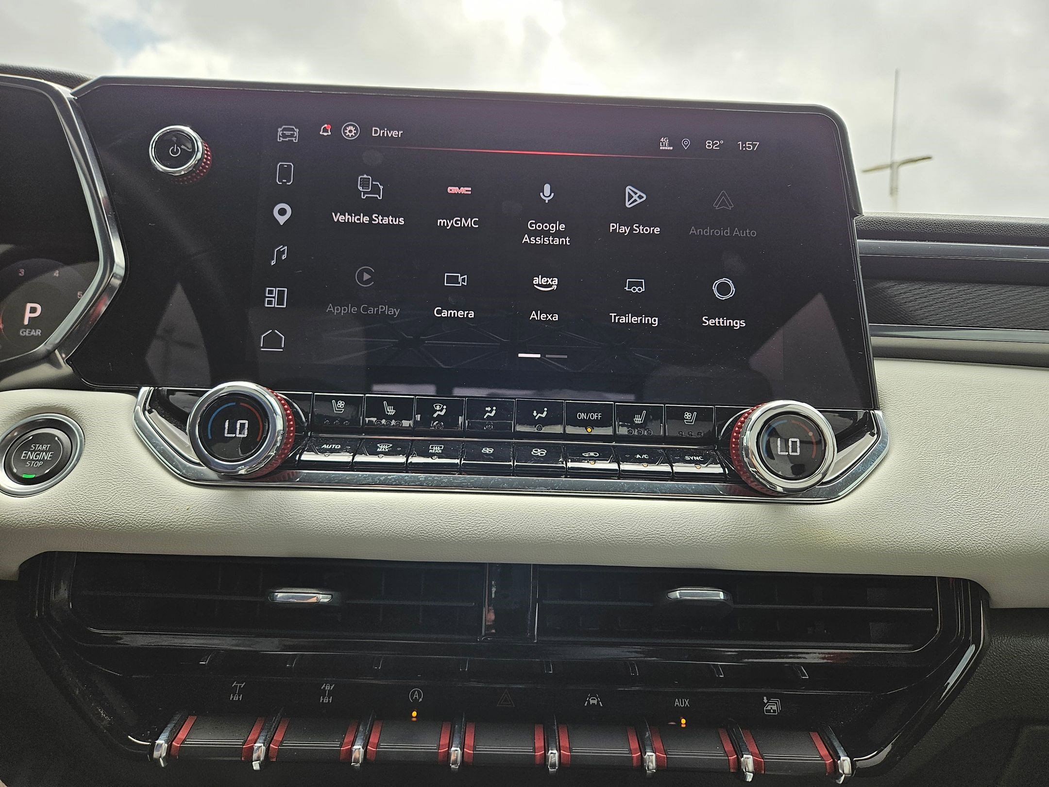 Used 2025 GMC Canyon AT4 w/ AT4X Package image 24