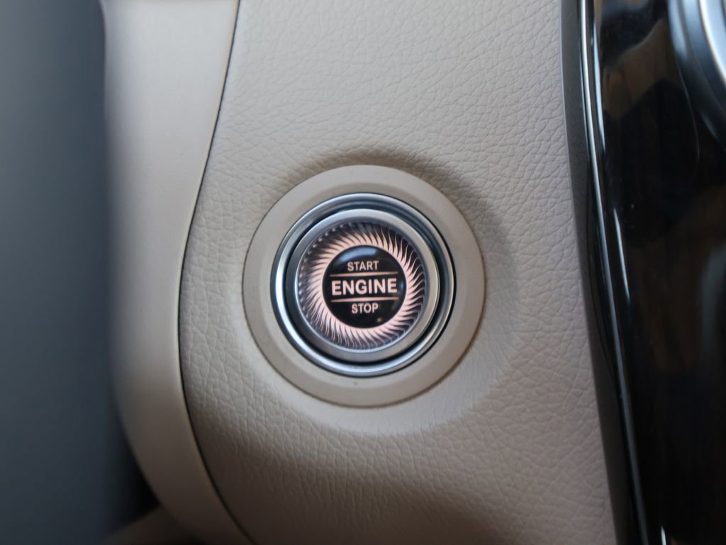 Used 2020 Mercedes-Benz GLC 300 4MATIC Coupe image 29