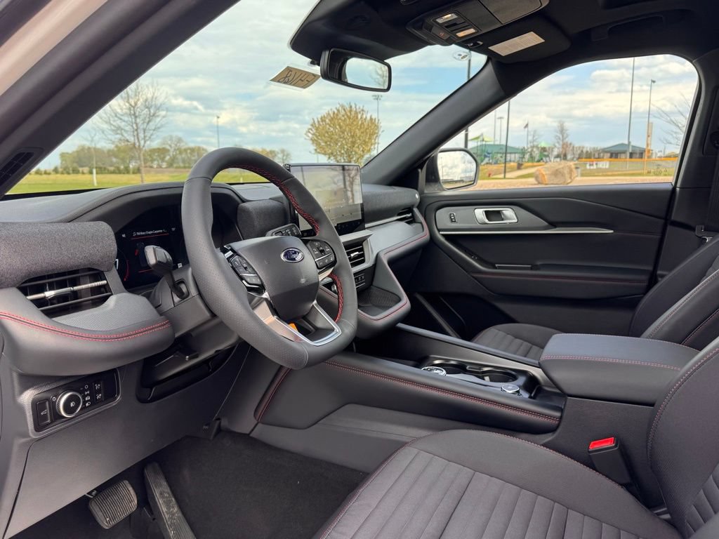 New 2026 Ford Explorer ST-Line w/ ST-Line Street Pack AWD/4WD image 10