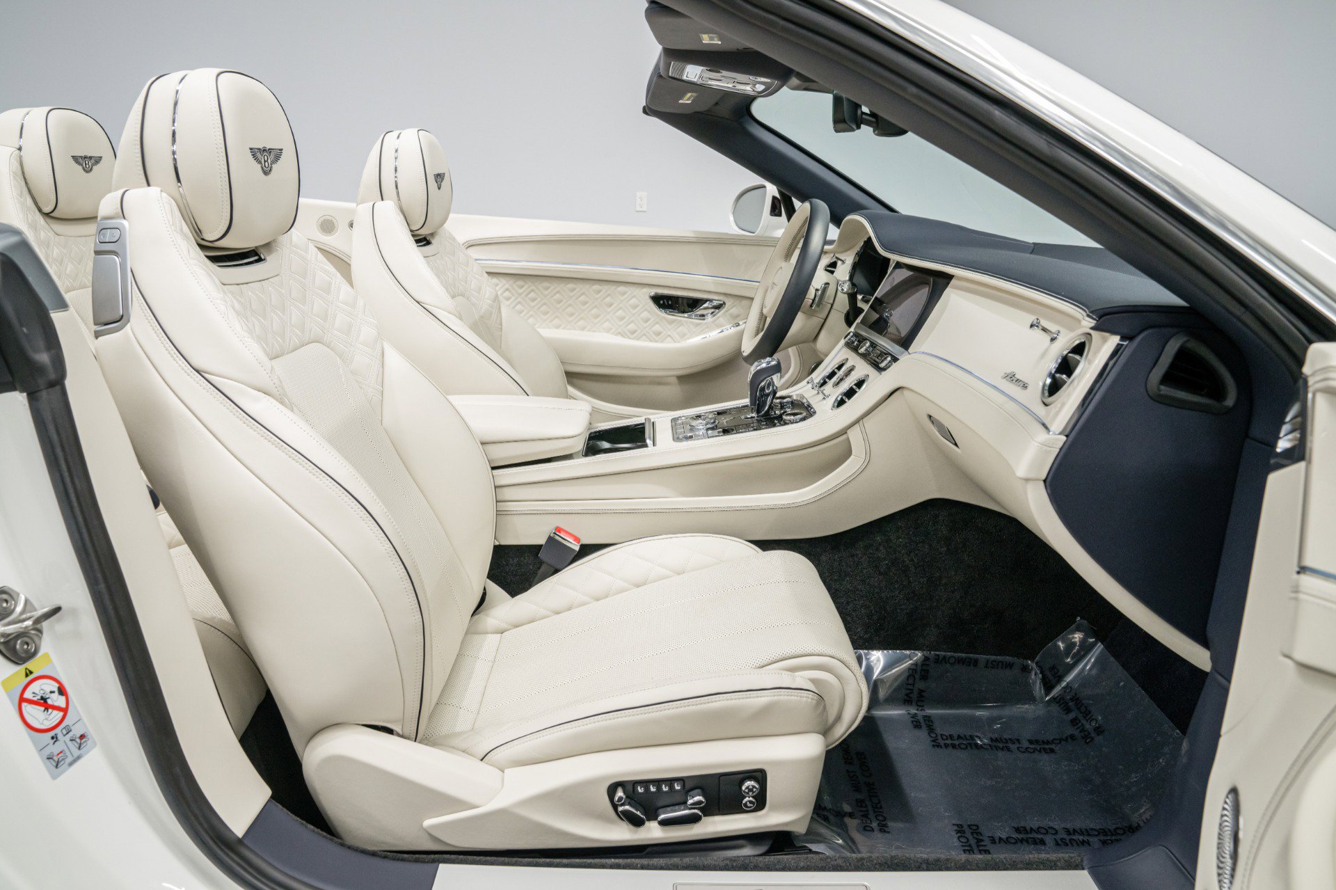 Used 2023 Bentley Continental GT Azure image 23