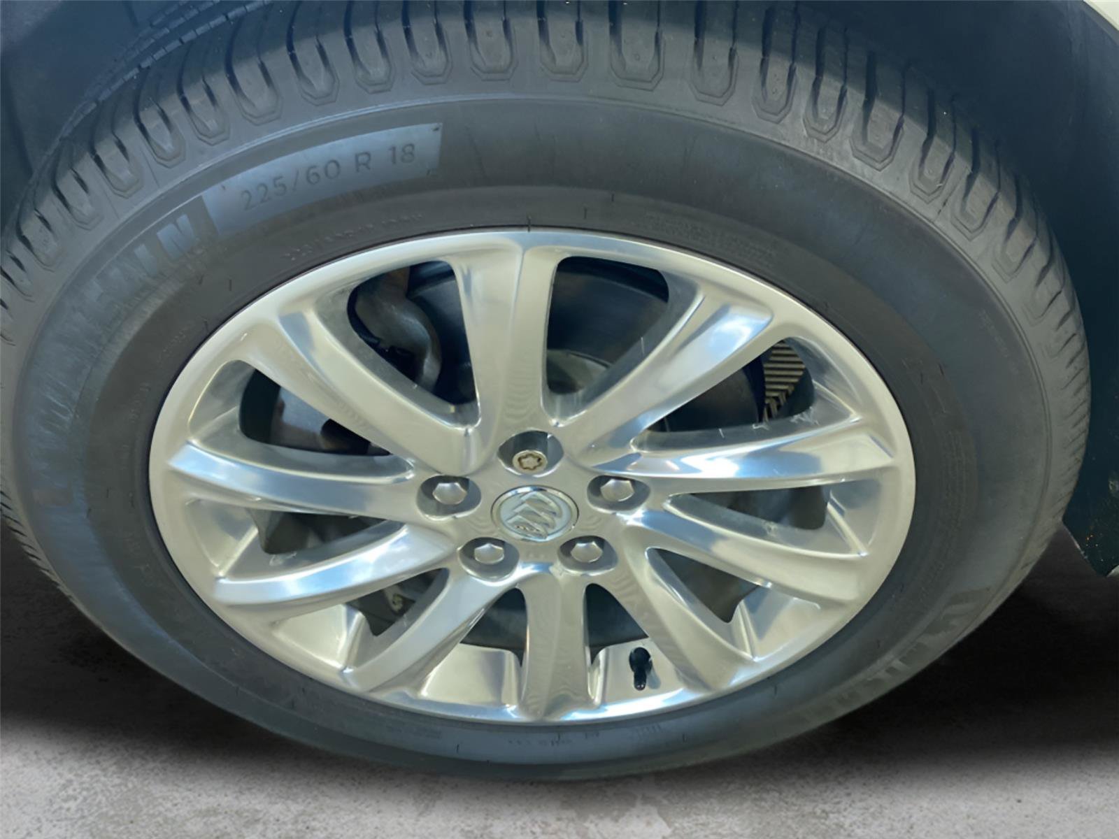 Certified 2019 Buick Envision Essence AWD/4WD image 25
