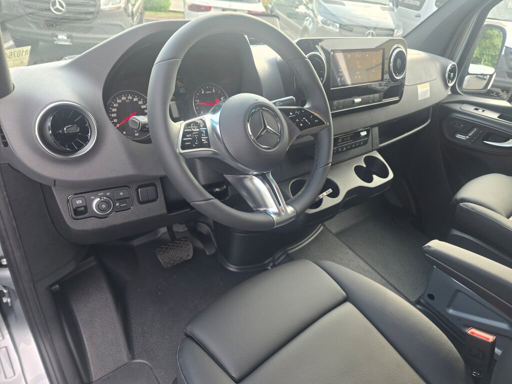 New 2025 Mercedes-Benz Sprinter 2500 image 8