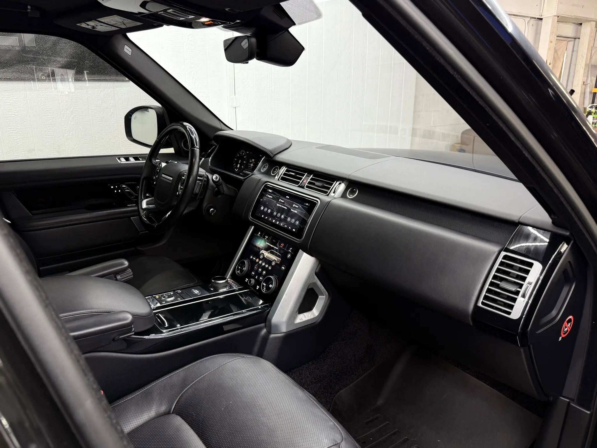 Used 2018 Land Rover Range Rover HSE image 7