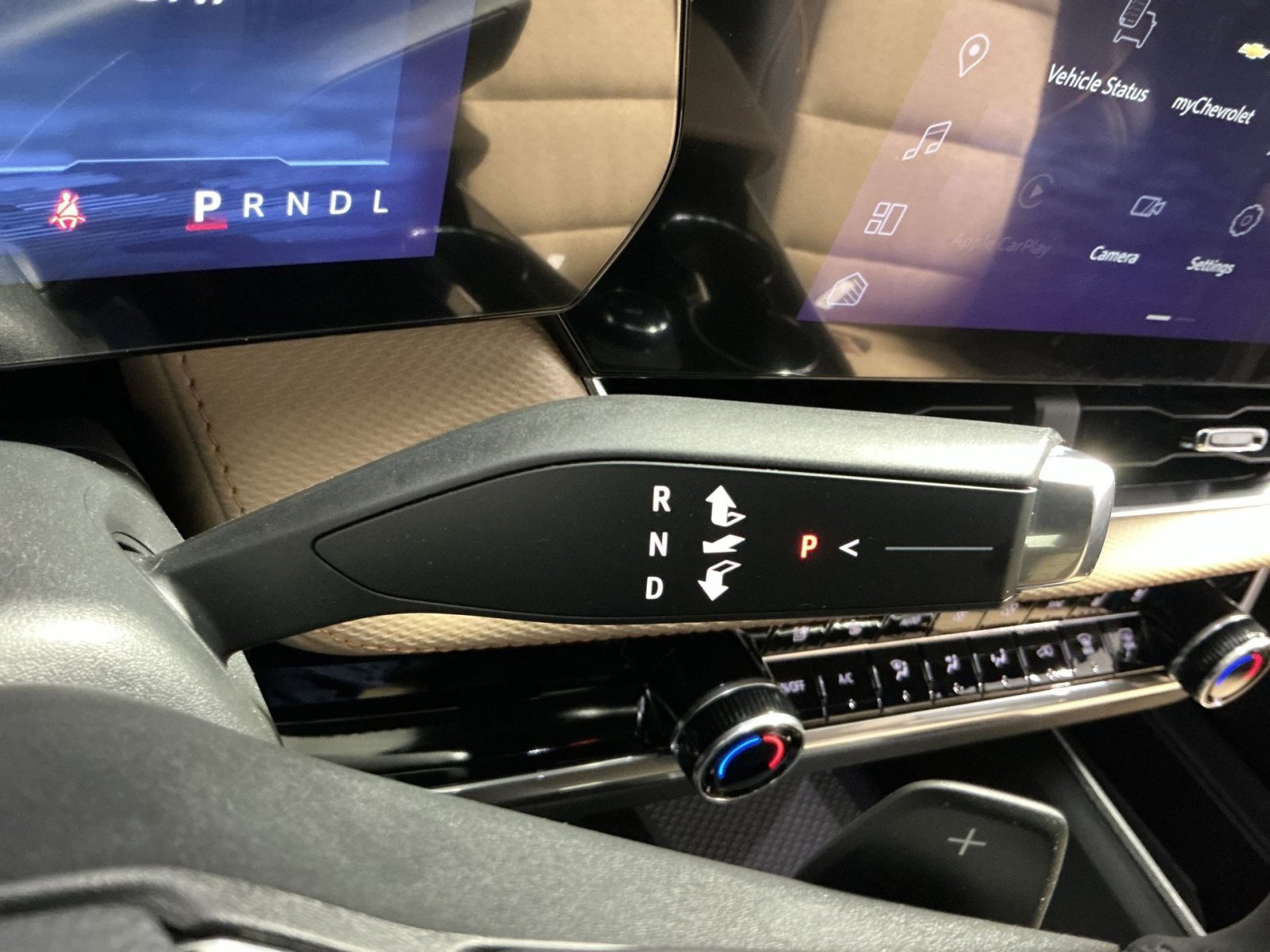 New 2026 Chevrolet Equinox ACTIV w/ Convenience Package III AWD/4WD image 23