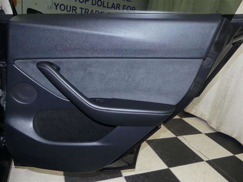 Used 2024 Tesla Model Y 2WD image 26