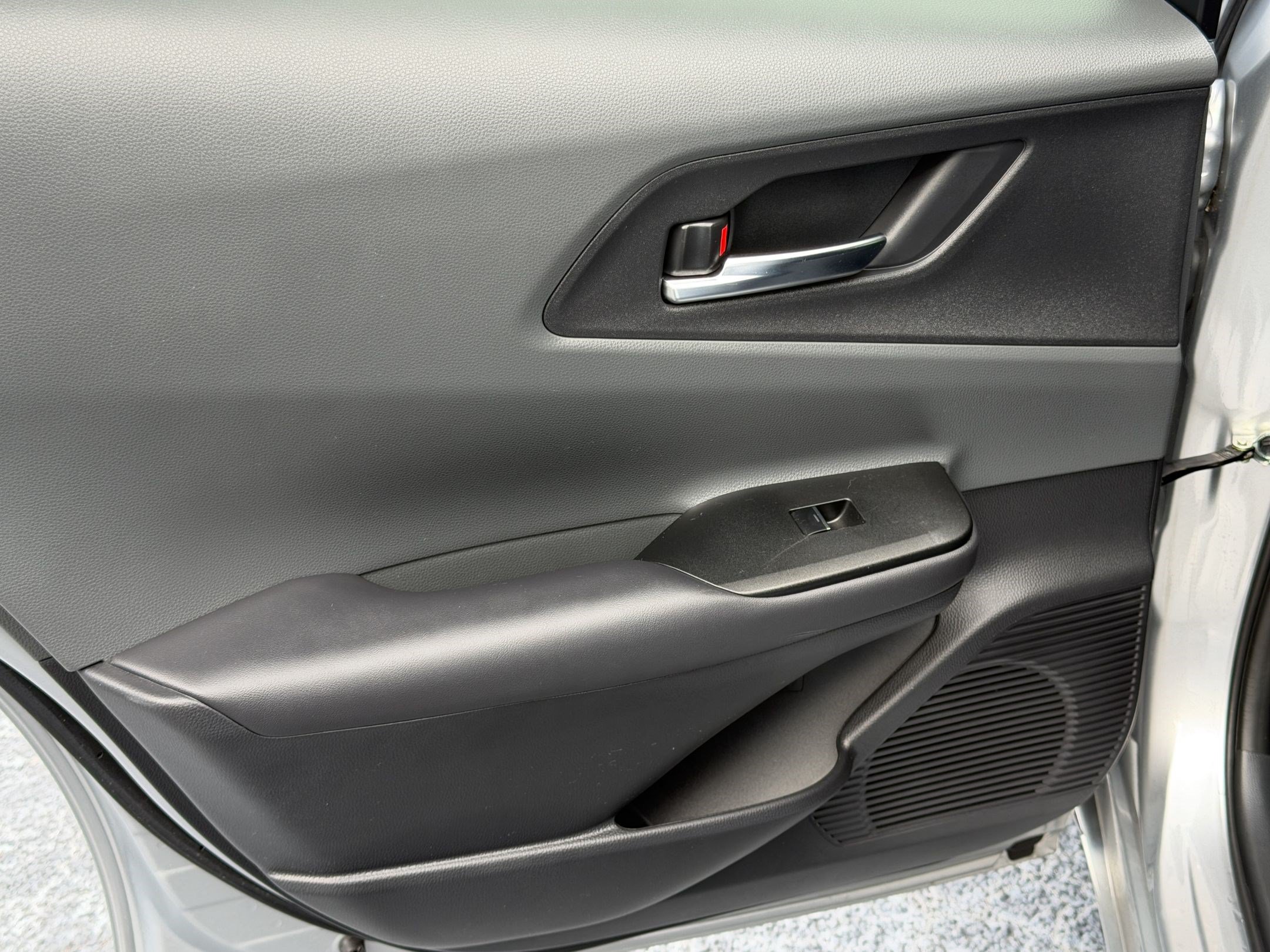 Used 2024 Toyota Prius Limited FWD image 29