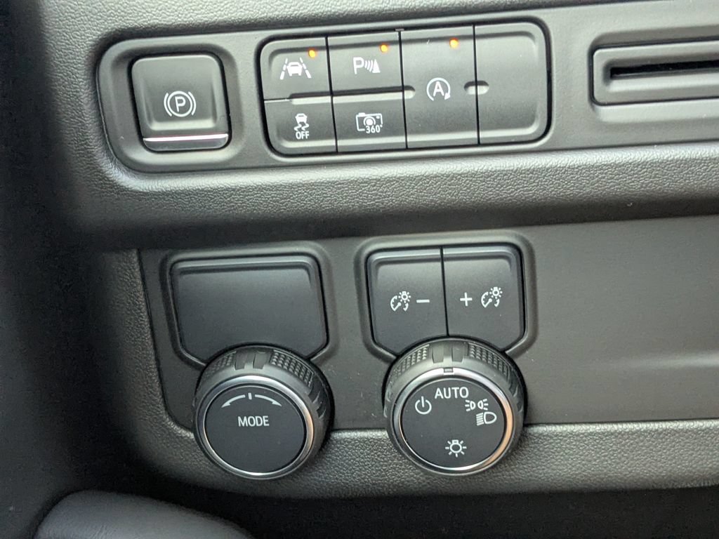 Used 2024 Chevrolet Tahoe RST w/ Sport Performance Package RWD image 25