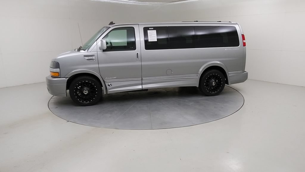 Used 2020 Chevrolet Express 2500 w/ Enhanced Convenience Package RWD image 17