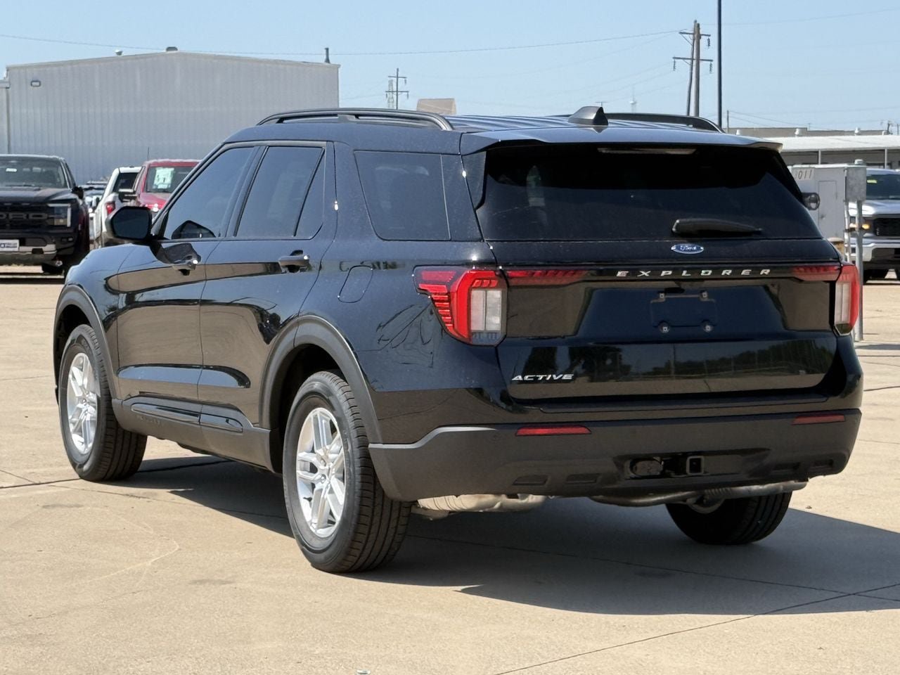 New 2026 Ford Explorer Active RWD image 5