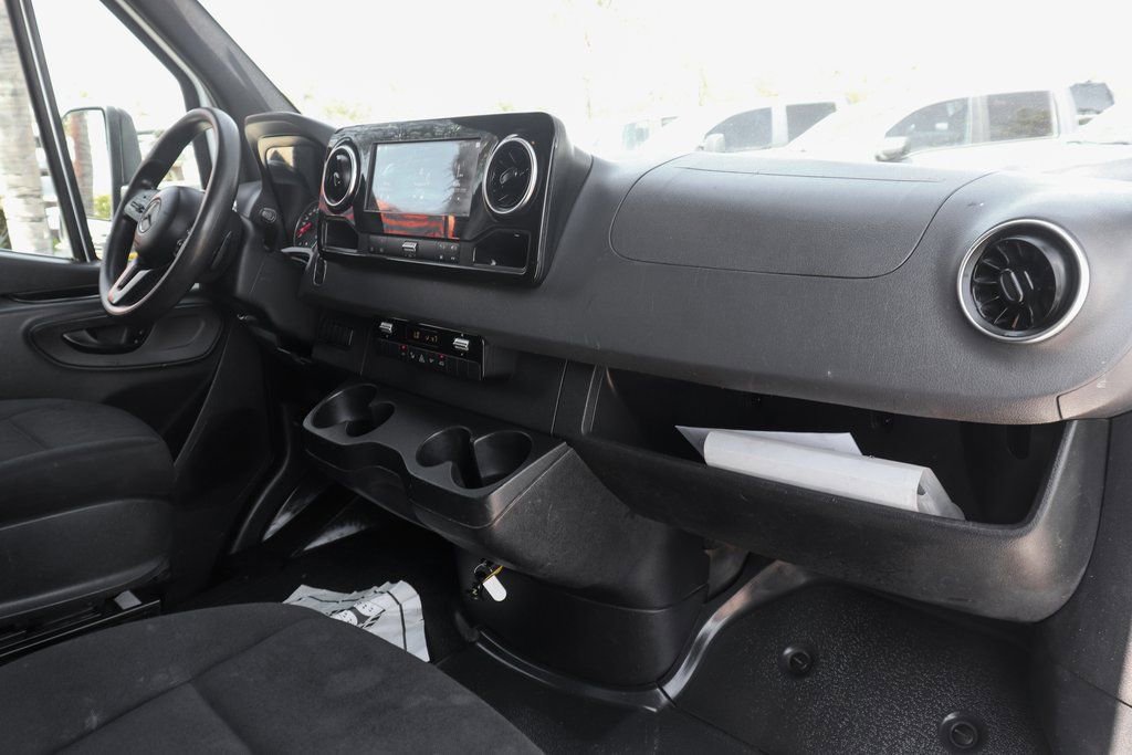 Used 2019 Mercedes-Benz Sprinter 170 image 28
