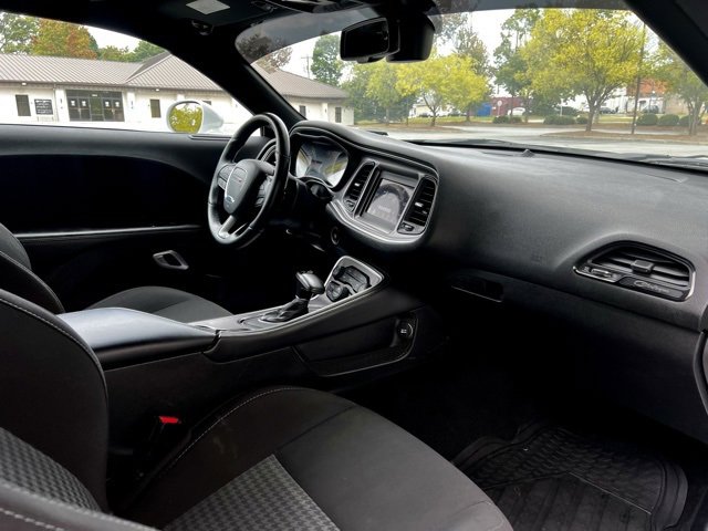 Used 2021 Dodge Challenger R/T w/ Blacktop Package image 21