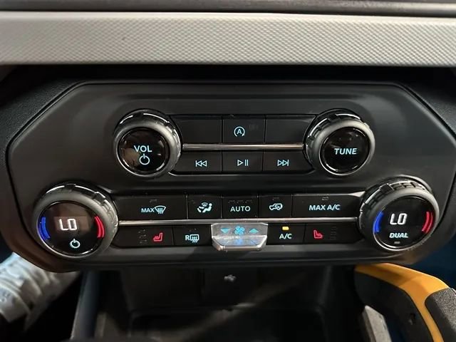 Used 2023 Ford Bronco Badlands w/ Sasquatch Package image 36