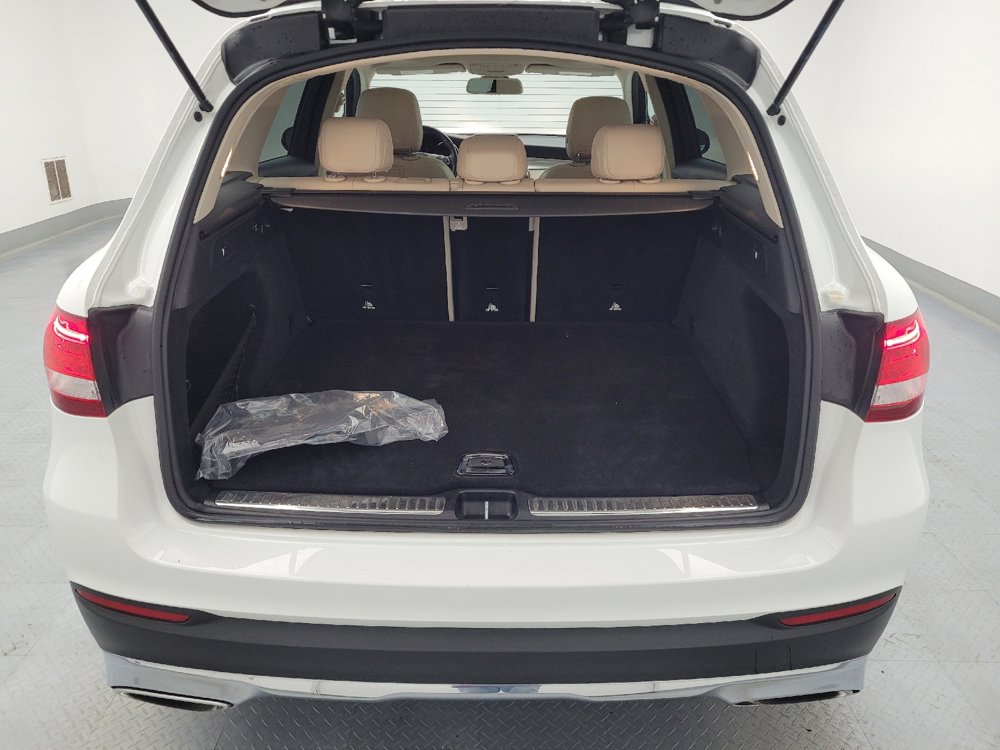 Used 2019 Mercedes-Benz GLC 300 4MATIC w/ Premium Package image 29