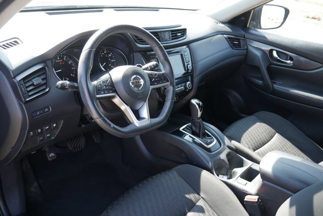 Used 2020 Nissan Rogue SV FWD image 14
