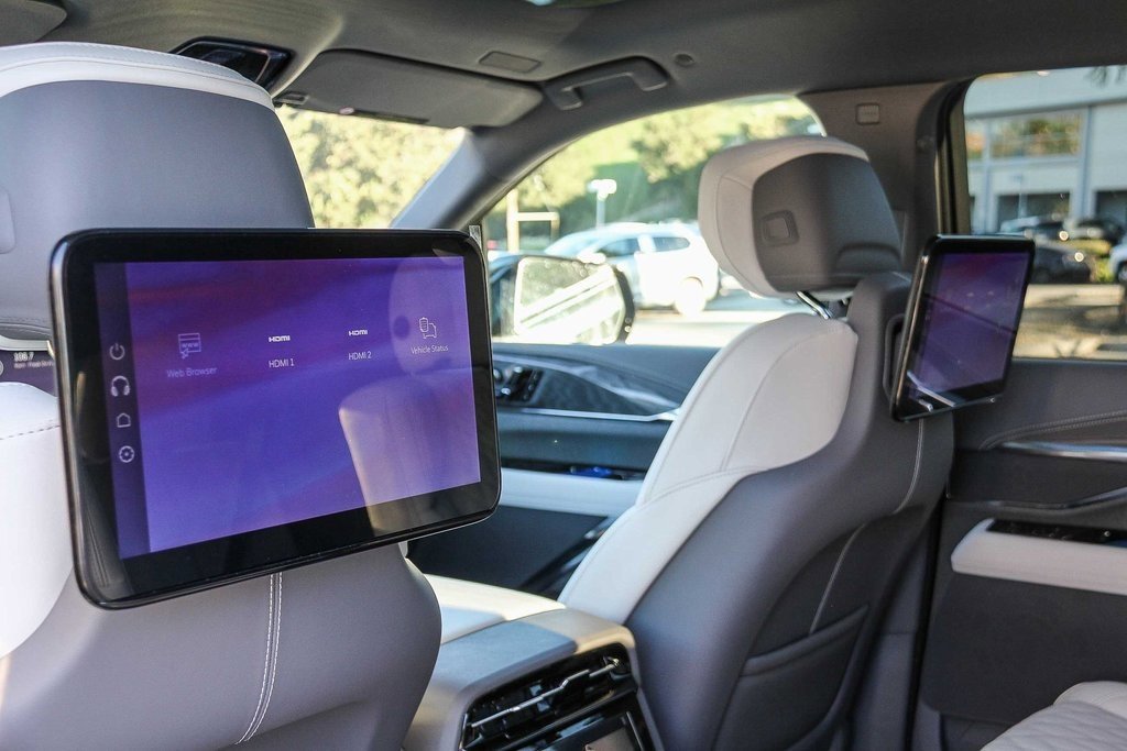 New 2026 Cadillac Escalade IQ Luxury 1 image 18