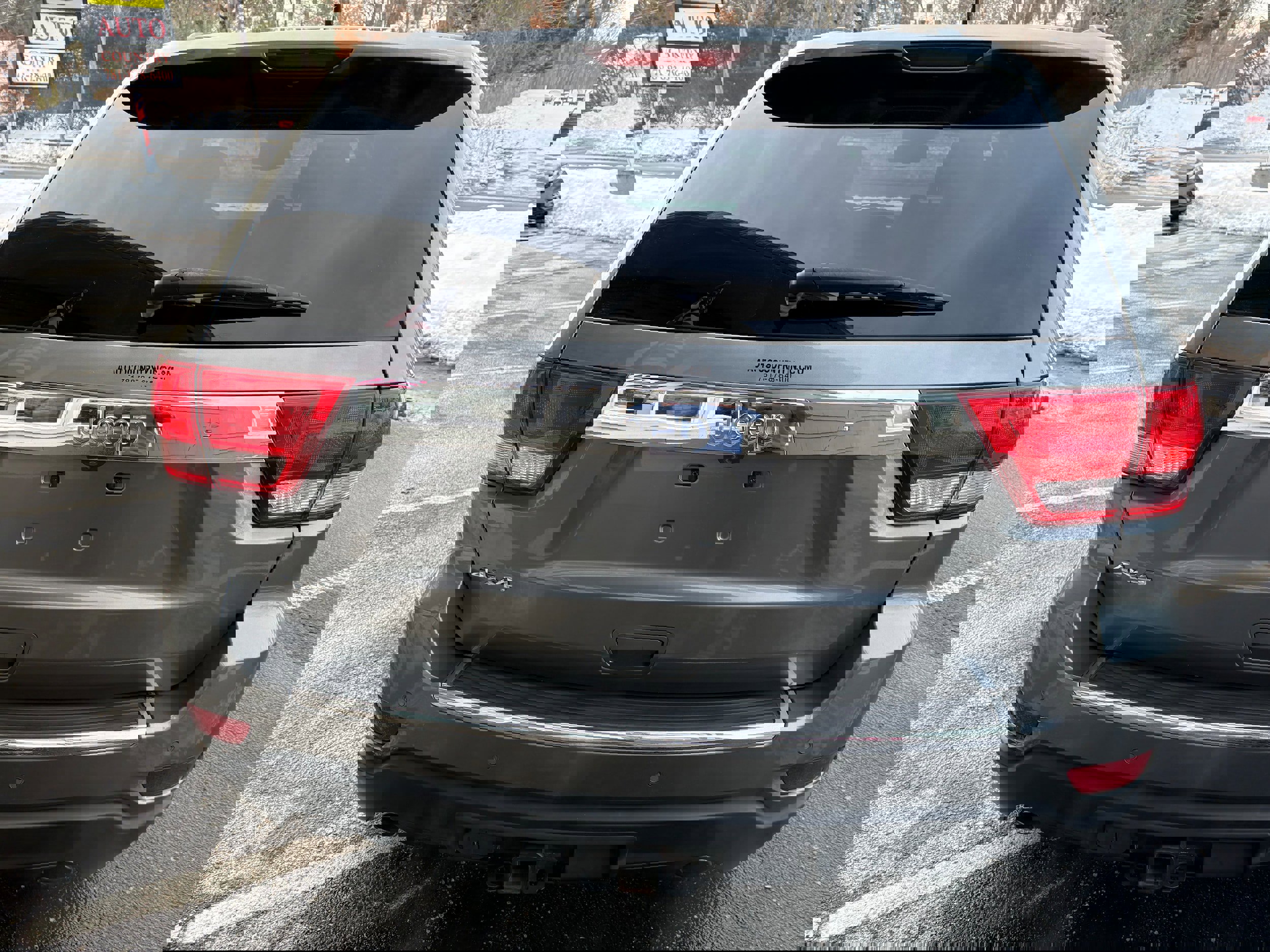 Used 2012 Jeep Grand Cherokee Overland image 6