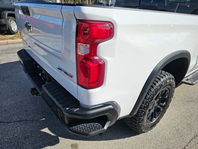 Used 2022 Chevrolet Silverado 1500 ZR2 w/ Technology Package AWD/4WD image 12