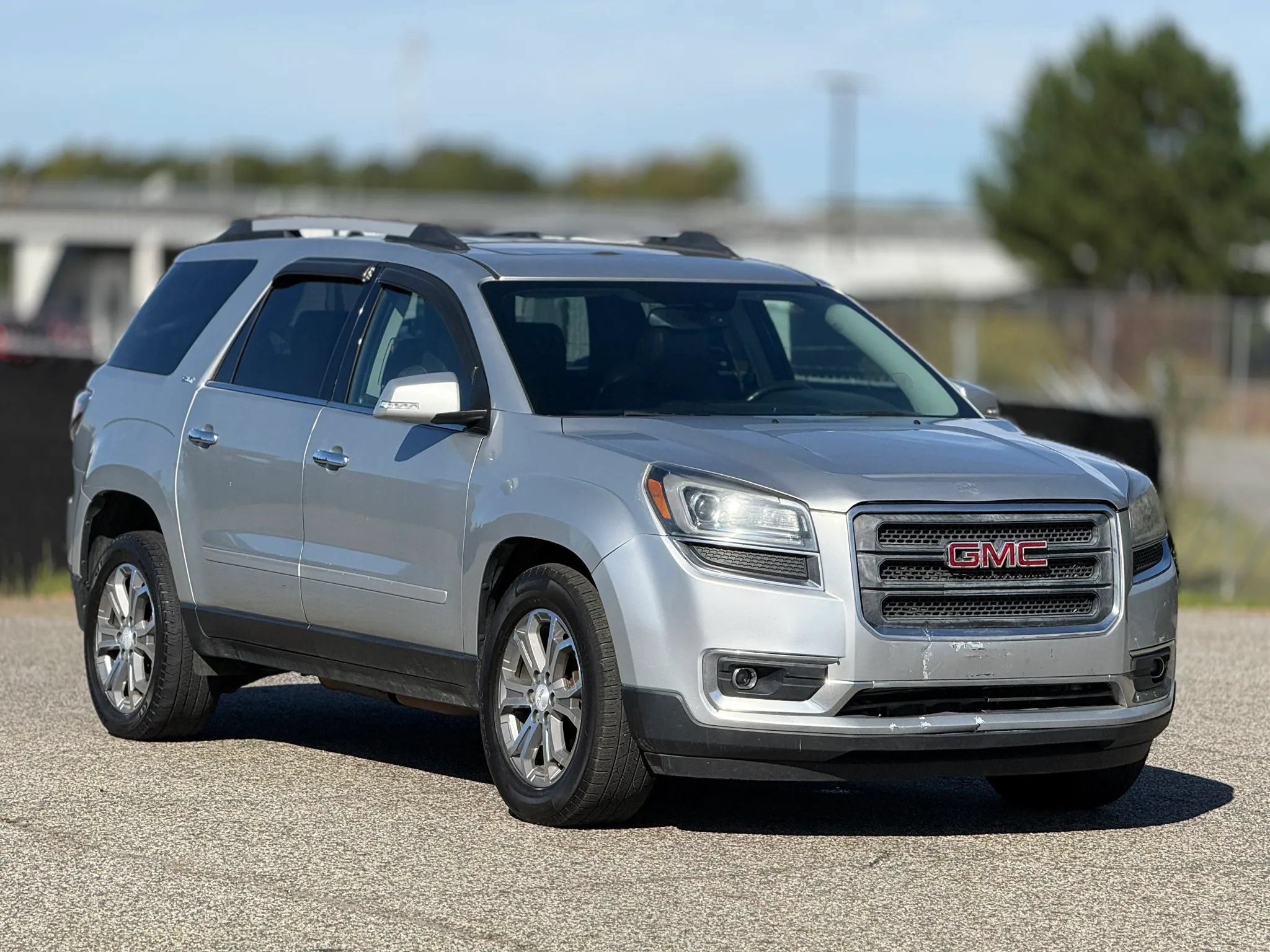 Used 2015 GMC Acadia SLT FWD image 1