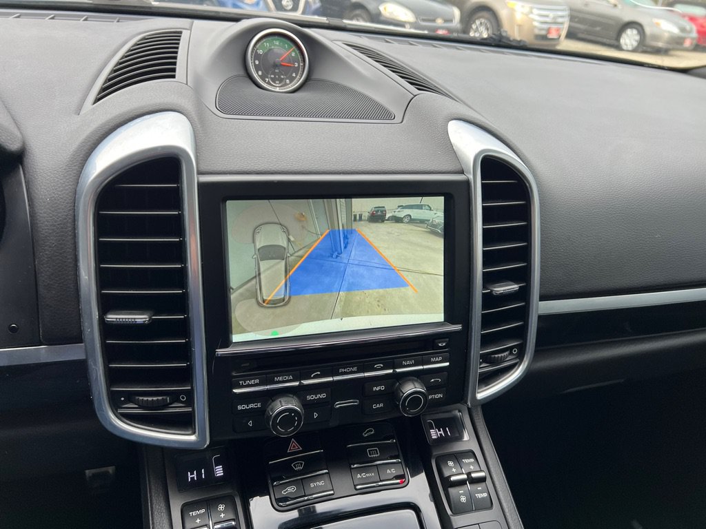 Used 2015 Porsche Cayenne S AWD/4WD image 21