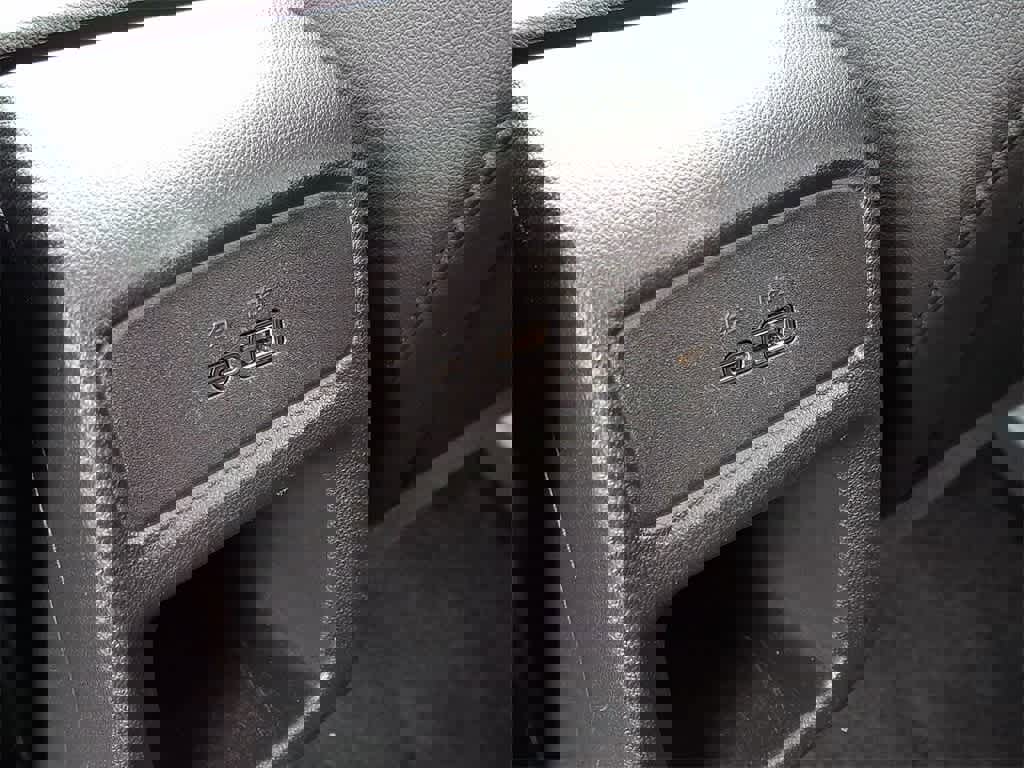 Used 2024 Chevrolet Trax RS w/ Sunroof Package image 27