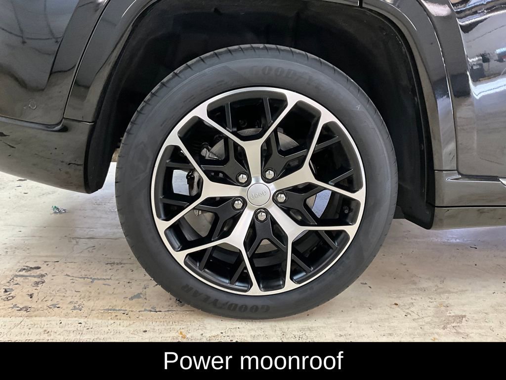 Certified 2022 Jeep Grand Cherokee Summit image 16