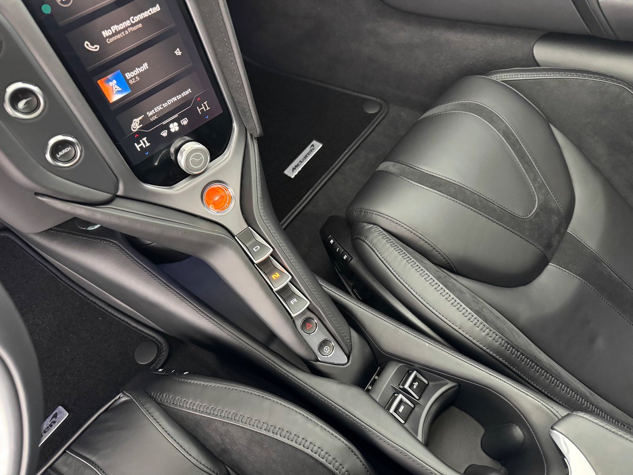 New 2026 McLaren 750S Spider RWD image 21