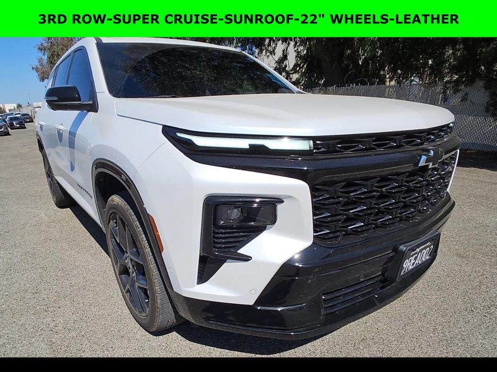 Used 2024 Chevrolet Traverse RS w/ LPO, Floor Liner Package FWD image 1