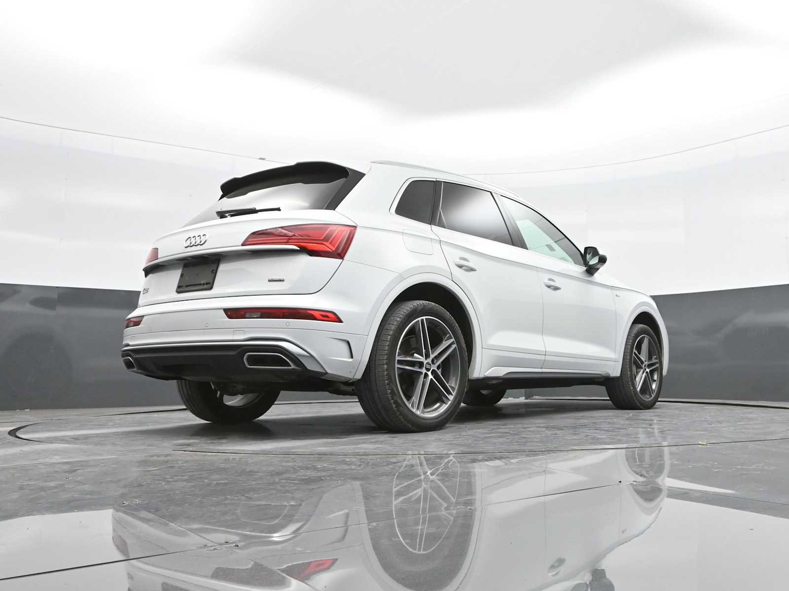 Used 2021 Audi Q5 e Premium Plus AWD/4WD image 38