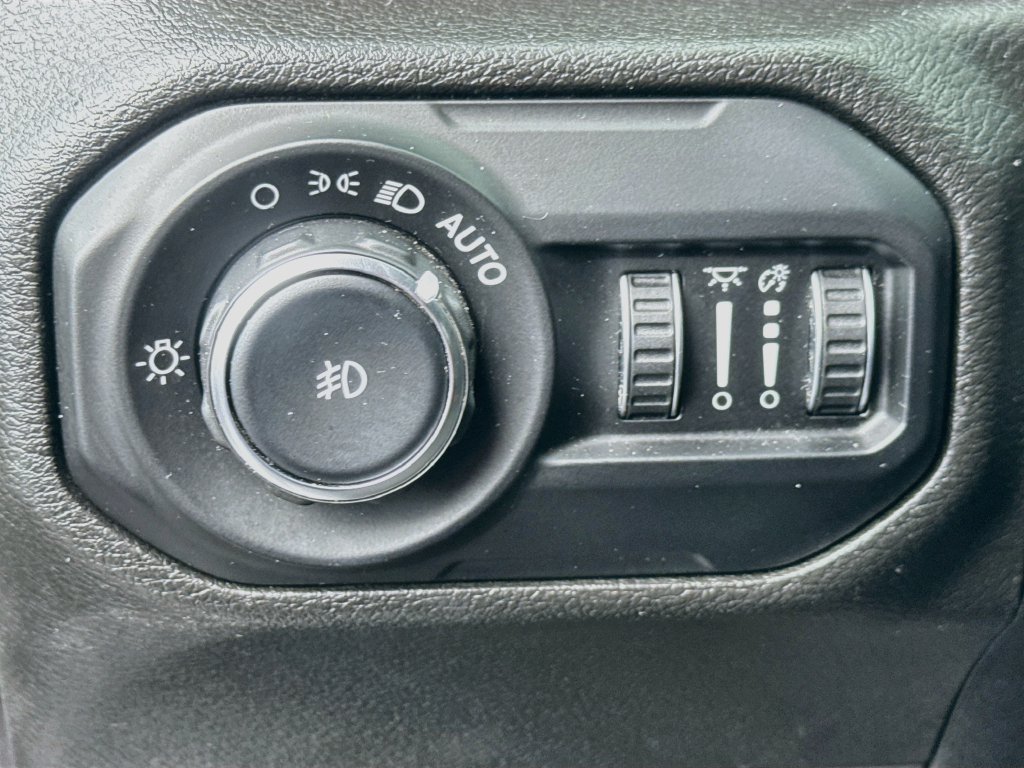 Used 2022 Jeep Wrangler Unlimited Sport AWD/4WD image 11