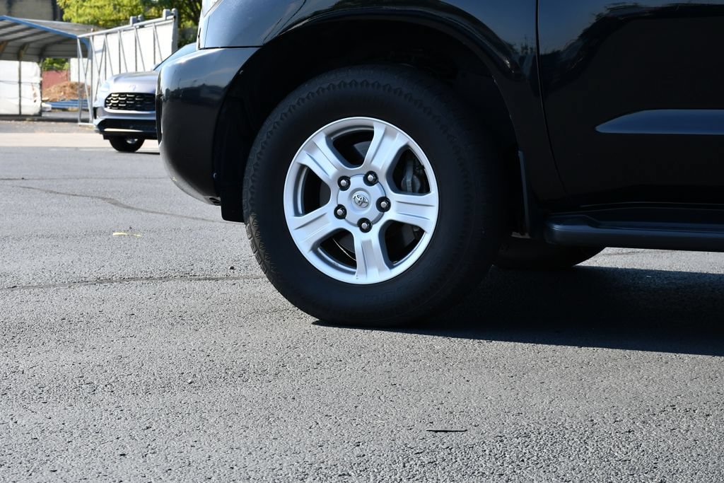 Used 2016 Toyota Sequoia SR5 AWD/4WD image 12
