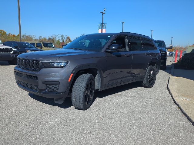 Used 2025 Jeep Grand Cherokee L Altitude AWD/4WD image 5