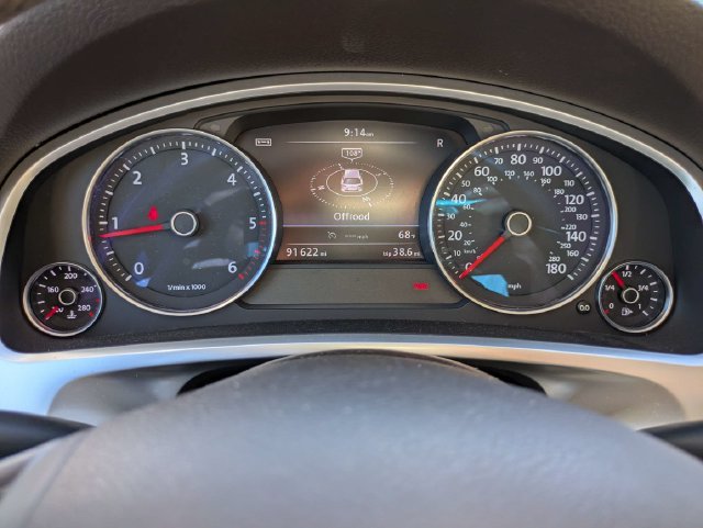Used 2015 Volkswagen Touareg Sport AWD/4WD image 27