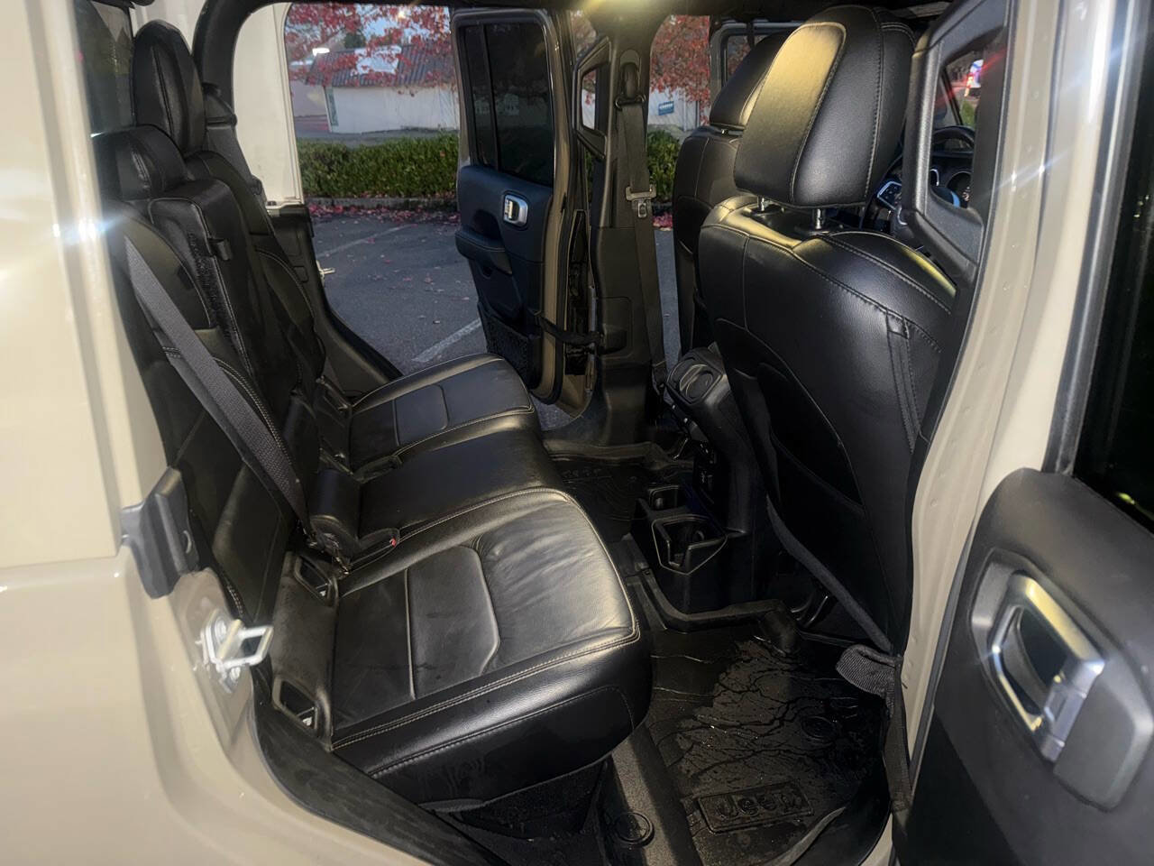 Used 2020 Jeep Gladiator Overland w/ Cold Weather Group AWD/4WD image 33