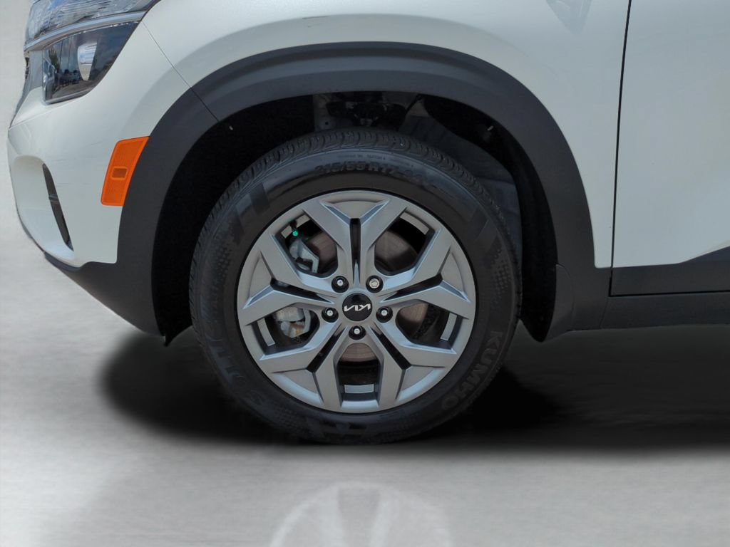 Used 2025 Kia Seltos LX AWD/4WD image 24