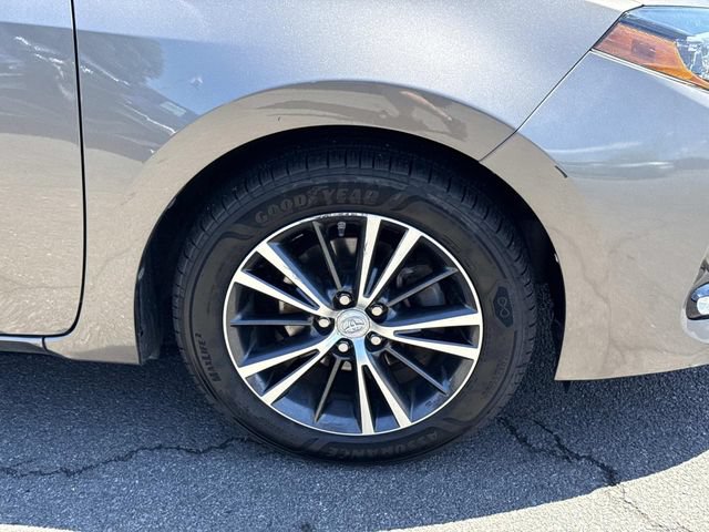 Used 2018 Toyota Corolla LE w/ LE Premium Package w/Moonroof FWD image 7