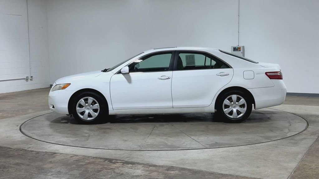 Used 2009 Toyota Camry LE FWD image 5