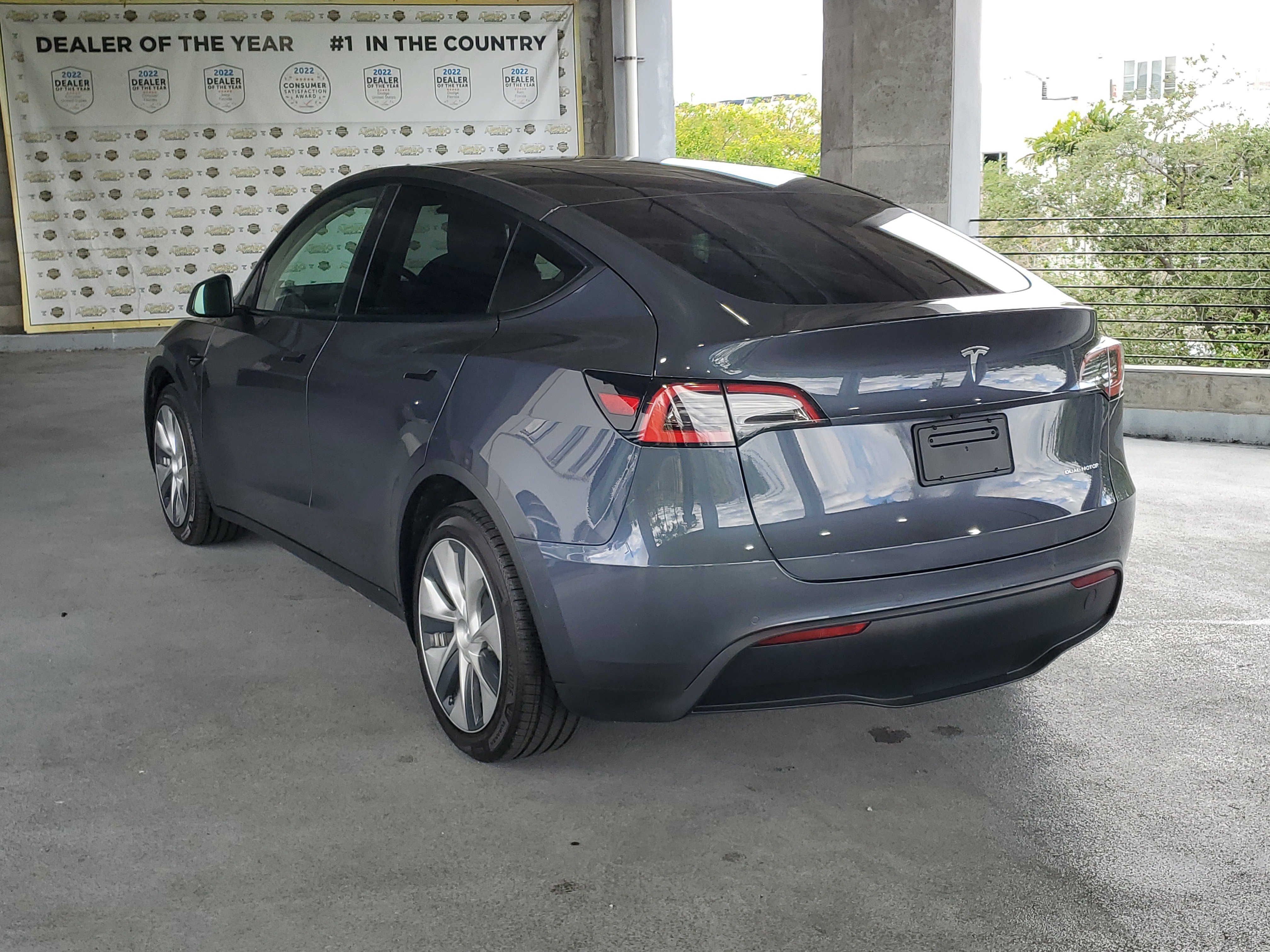 Used 2021 Tesla Model Y Long Range image 3