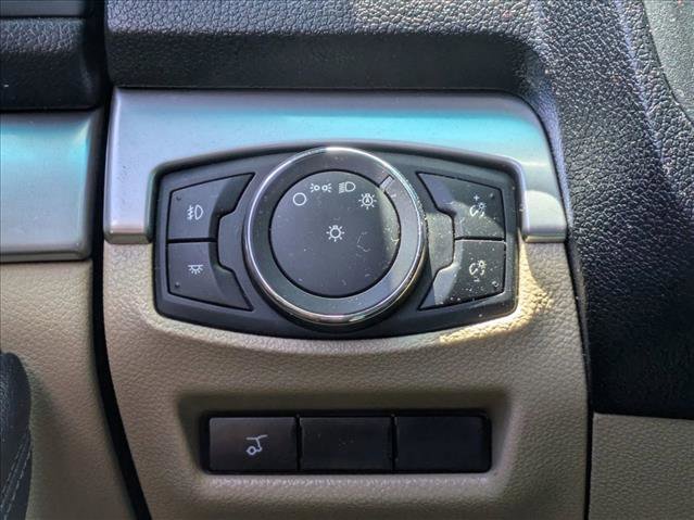 Used 2017 Ford Explorer XLT w/ Equipment Group 201A FWD image 8
