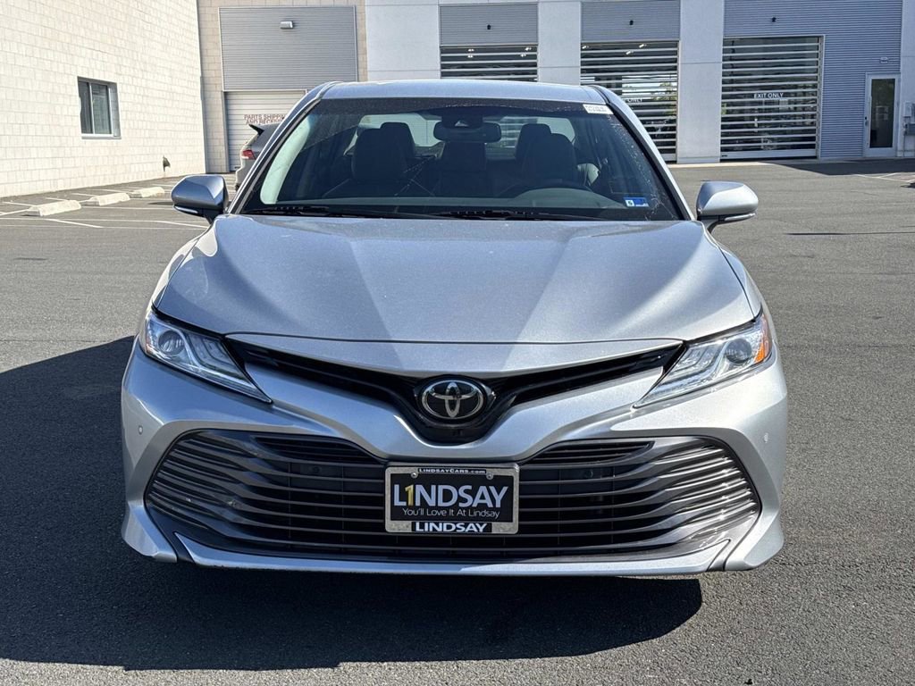 Used 2018 Toyota Camry XLE FWD image 6